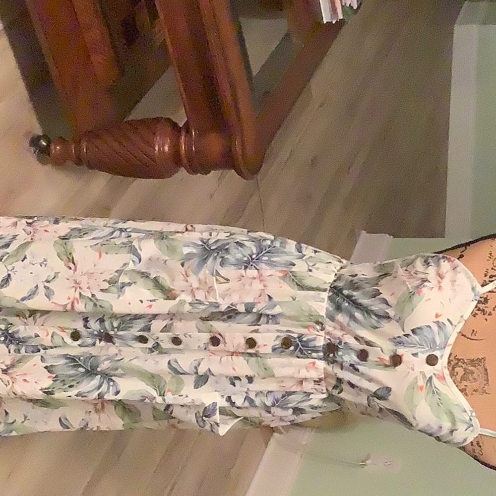 Boutique dress, size sm/med. NWOT. Multicolor cream, green, blue